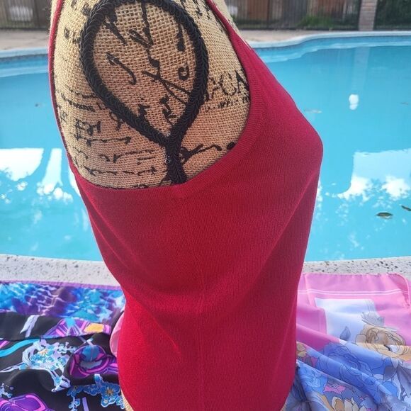*MAKE ME AN OFFER* Apostrophe women's knit tank size medium red fitted - Picture 2 of 6